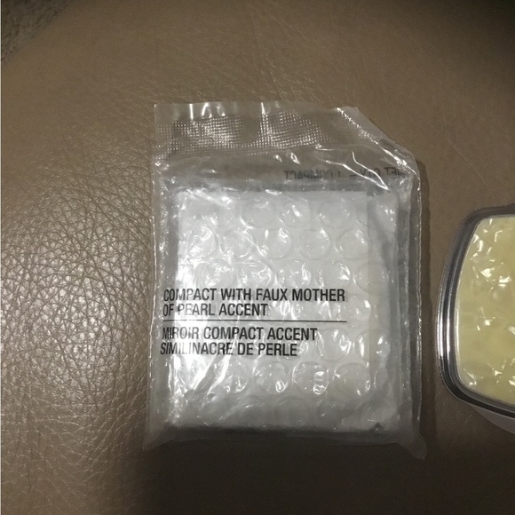 Avon compact wit faux mother of pearl accent set of 2 - Picture 4 of 11